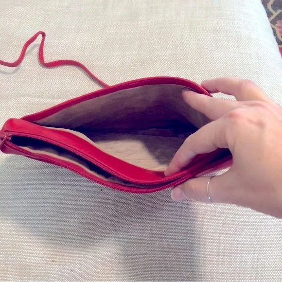 Vintage Leather Shoulder Bag - Picture 11 of 16